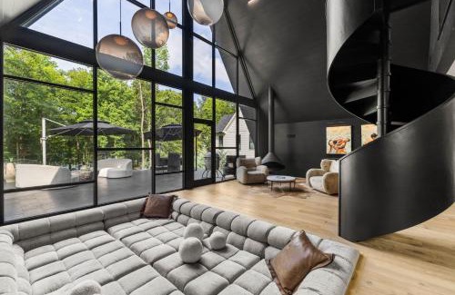 Reed Creek House | Midnight Raven Lake House - luxury a-frame w boat