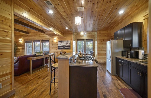 Broken Bow Cabin | Midnight Rhapsody-Romantic Cabin with Large Jacuzzi Tub & Outdoor Gas Fireplace