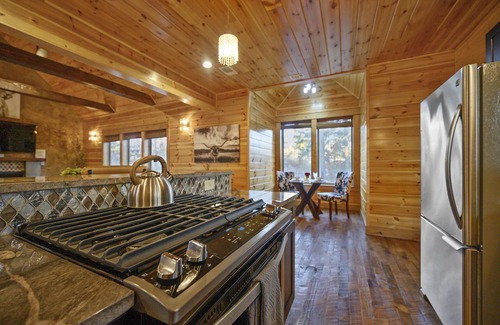 Broken Bow Cabin | Midnight Rhapsody-Romantic Cabin with Large Jacuzzi Tub & Outdoor Gas Fireplace