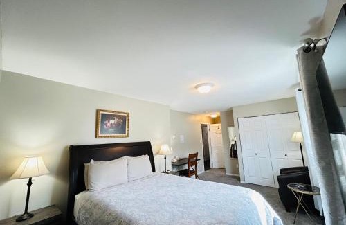 Whitehorse Hotel | Midnight Sun Inn