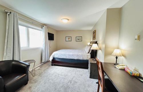 Whitehorse Hotel | Midnight Sun Inn