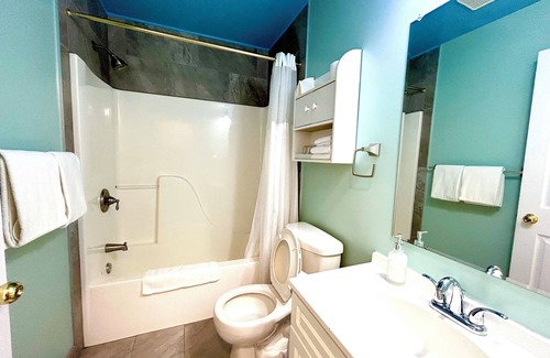Whitehorse Hotel | Midnight Sun Inn