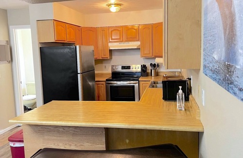 Sand Lake Apartment | Midnight Sun - Near Airport and Shopping