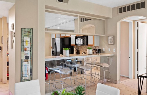 Cathedral City House | Midnights at the Oasis