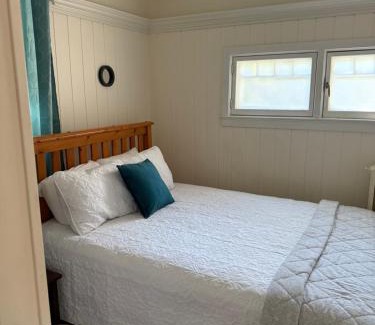 Waterford Valley Apartment | Midstream Manor Unit 10, 2 Bedroom Apartment