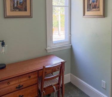 Waterford Valley Apartment | Midstream Manor Unit 7, 2 Bedroom Apartment