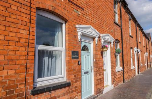 City Centre House | Midsummer Cottage