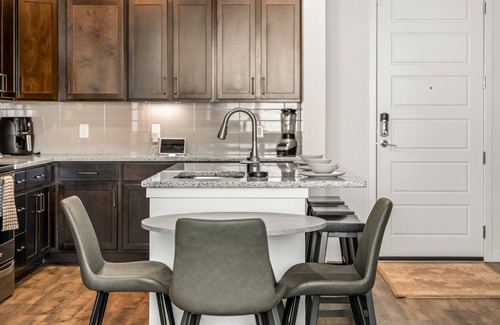 Littleton Condo | Midterm Luxury: 3BR, King Suite, Garage, SmartTV's