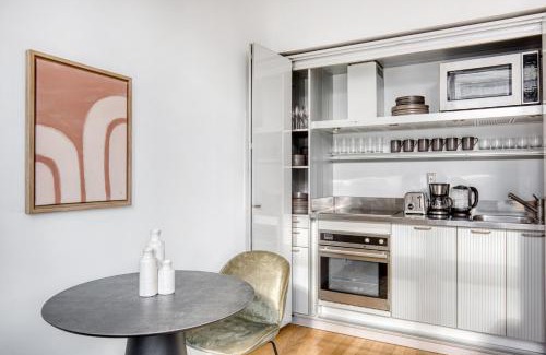 Central New York City Apartment | Midtown 1BR w Gym WD across from Rock Center NYC-670