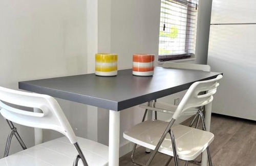 Edgewater Apartment | Midtown beautiful days inn