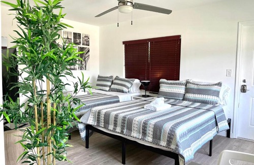 Edgewater Apartment | Midtown beautiful days inn