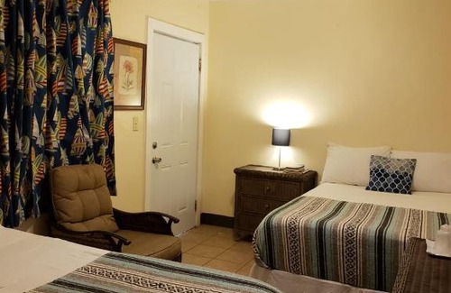 Estate Queens Quarter House | Midtown Guest House