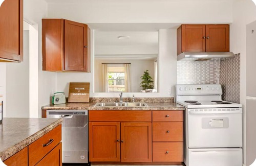Powderhorn House | Midtown Mini Hideaway: NEW LISTING! nCozy House/Free parking/Fast Wifi