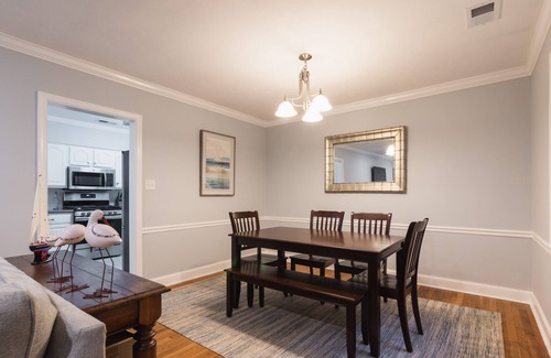 Groveland - Kensington Park House | Midtown Oasis