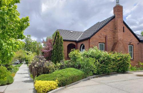 Old Southwest House | Midtown Reno Oasis Less Than 1 Mi to Riverwalk!