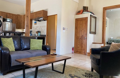 Santa Fe House | Midtown Sunlit Casita with Super Fast WiFi, A/C, Private Patio and Parking.