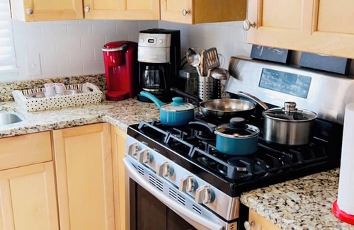 Piedmont Heights House | Midtown Townhouse Walking Distance to famed Beltline Trail and Piedmont Park
