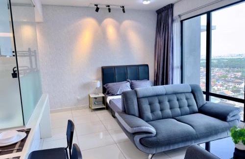 Central District Apartment | MidValley Southkey Mosaic 6-9pax Netflix-SmartTV70inch
