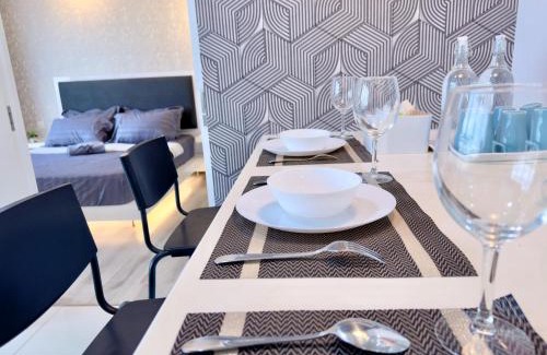 Central District Apartment | MidValley Southkey Mosaic 6-9pax Netflix-SmartTV70inch