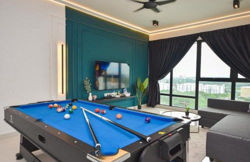 Central District Apartment | Midvalley Southkey Mosaic Suite by Nest Home