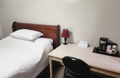 Radisson Hotel | Midway Motel