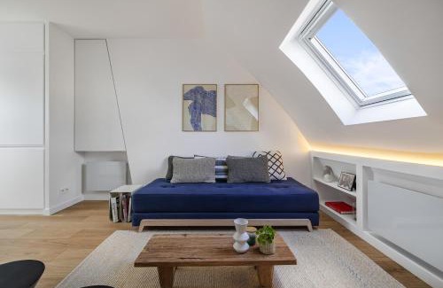 Quartier de la Folie-Mericourt Apartment | Miel