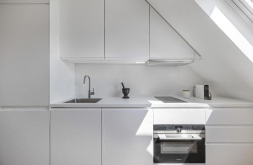 Quartier de la Folie-Mericourt Apartment | Miel