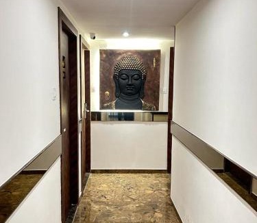 Goregaon East Hotel | MIG SUITES