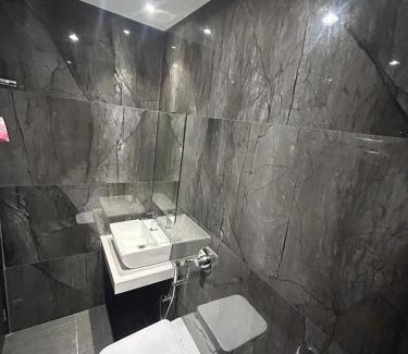 Goregaon East Hotel | MIG SUITES