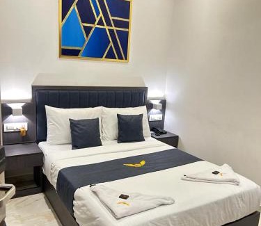 Goregaon East Hotel | MIG SUITES