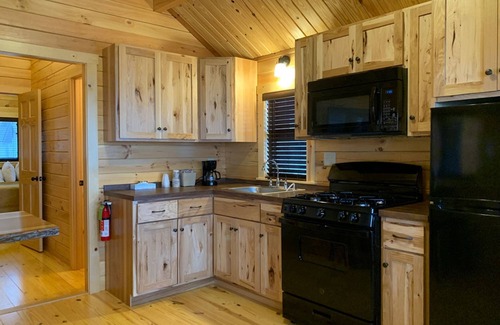 Mackinaw City Cabin | Mighty Mac Bridgeview Cabin 1