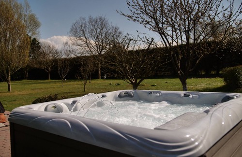 Saint-Quentin-en-Tourmont House | MIL ROSES EN BAIE SLEEPS 9 WITH JACUZZI NEAR MARQUENTERRE