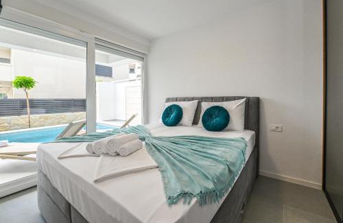 Zrce Apartment | Mila luxury apartment with private pool
