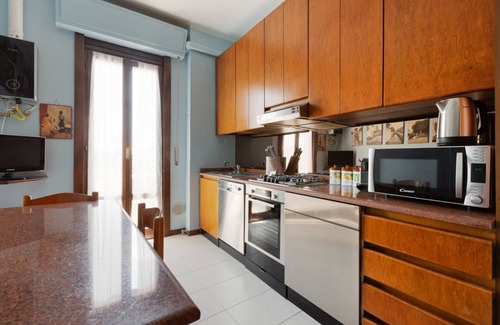 Giambellino Apartment | Milan Roomy Apt with all the amenities!