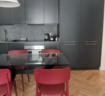 Milan Centre Apartment | Milano: Incantevole appartamento in pieno centro - Fancy yellow apartments