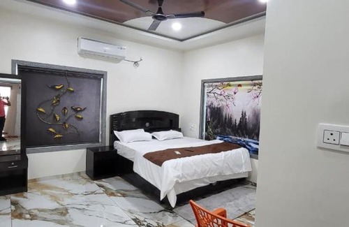 Rajpipla House | Milestone Homestay