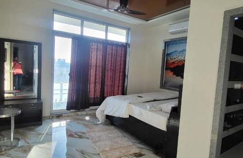 Rajpipla House | Milestone Homestay