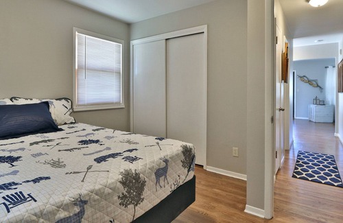 Milford House | Milford lake home near boat ramp, Flag Stop Resort & Fort Riley