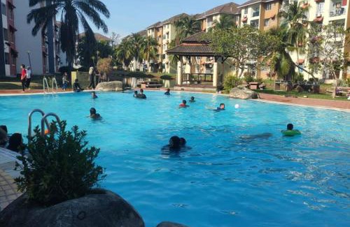 Si Rusa Apartment | Milia Homestay PD Perdana Condo