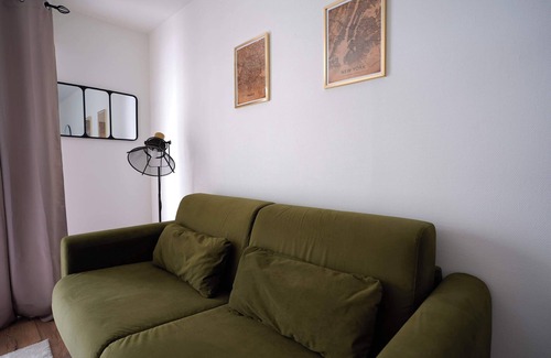 Suresnes Apartment | Militaire - Near Paris