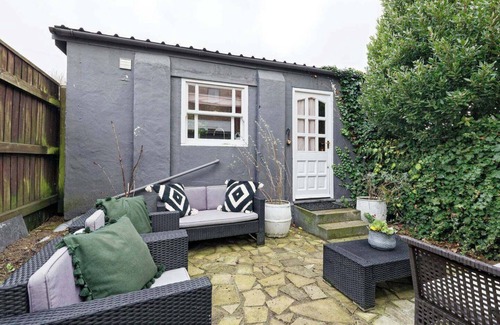 Whitstable Cottage | Milk Shed - Couples Seaside Retreat Whitstable