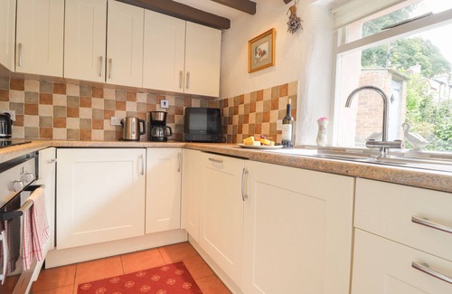 Fishguard House | MILKWOOD COTTAGE, pet friendly, country holiday cottage in Fishguard
