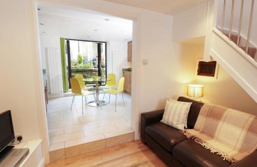 Castleton House | Mill Bridge Cottage