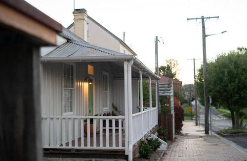 Tenterfield House | Mill Cottage