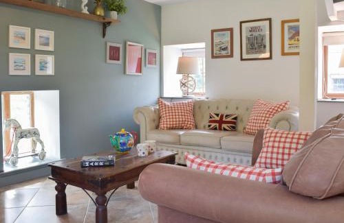 Llanybri House | Mill Cottage