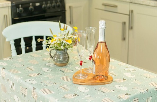 Upper Sapey Cottage | MILL COTTAGE, pet friendly, luxury holiday cottage in Hanley William