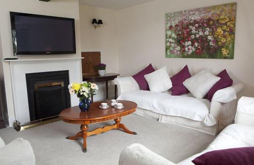 Devizes House | Mill Farm House