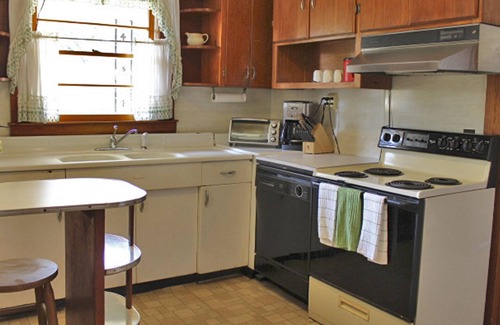 Demorest Cottage | Mill house offers comfort, and charm