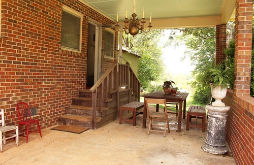 Demorest Cottage | Mill house offers comfort, and charm