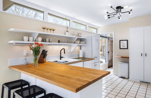 Northport House | Mill Pond, large patio, pet friendly, walk to town